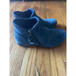Skechers Zappiest Relaxed Fit Navy Suede Ankle Boots 7.5